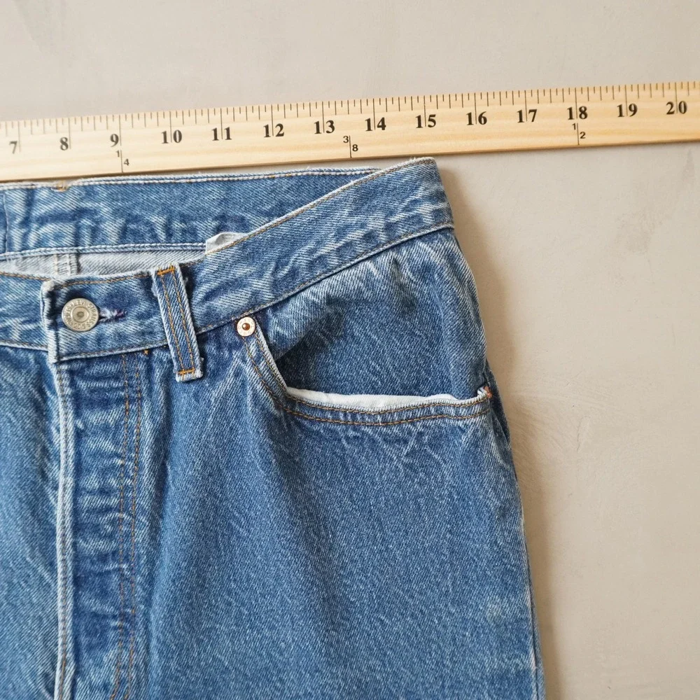Vintage Levis 501 Jeans 30x32 90s Blue Straight Leg USA Made Button Fly Denim